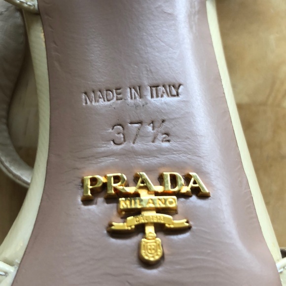 PRADA cream patent with sling back strap - Picture 3 of 4